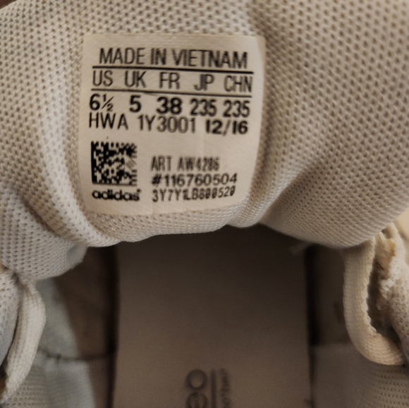 Addidas Neo White Leather and Gold Stripes with Cloud Foam Memory Sole - Picture 9 of 10